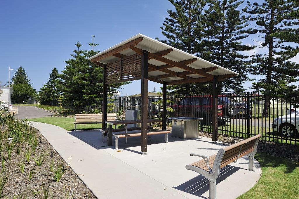 Nrma Stockton Beach Holiday Park Hotel Exterior foto