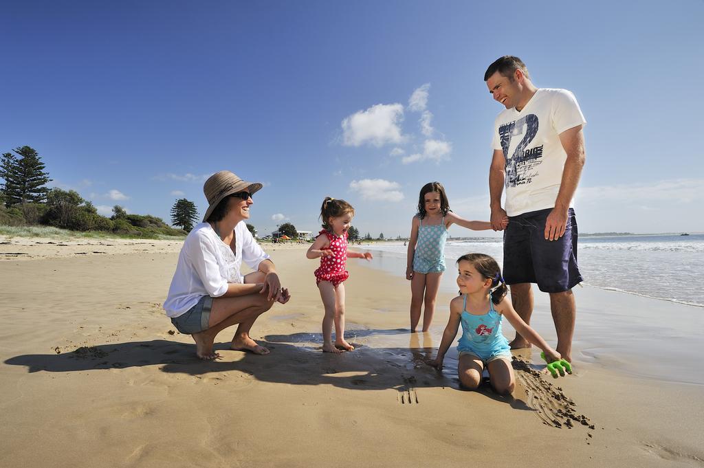 Nrma Stockton Beach Holiday Park Hotel Exterior foto