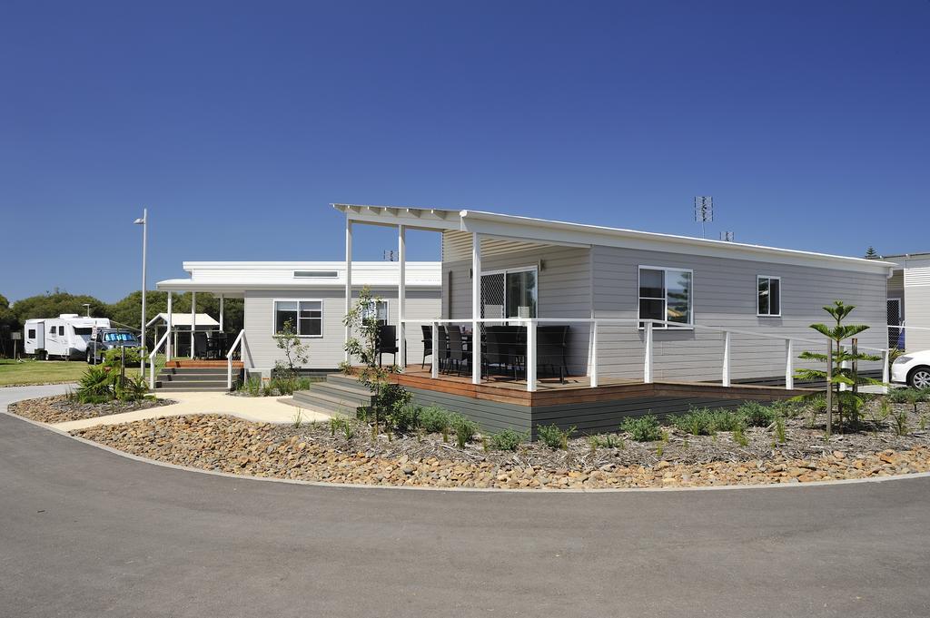 Nrma Stockton Beach Holiday Park Hotel Exterior foto